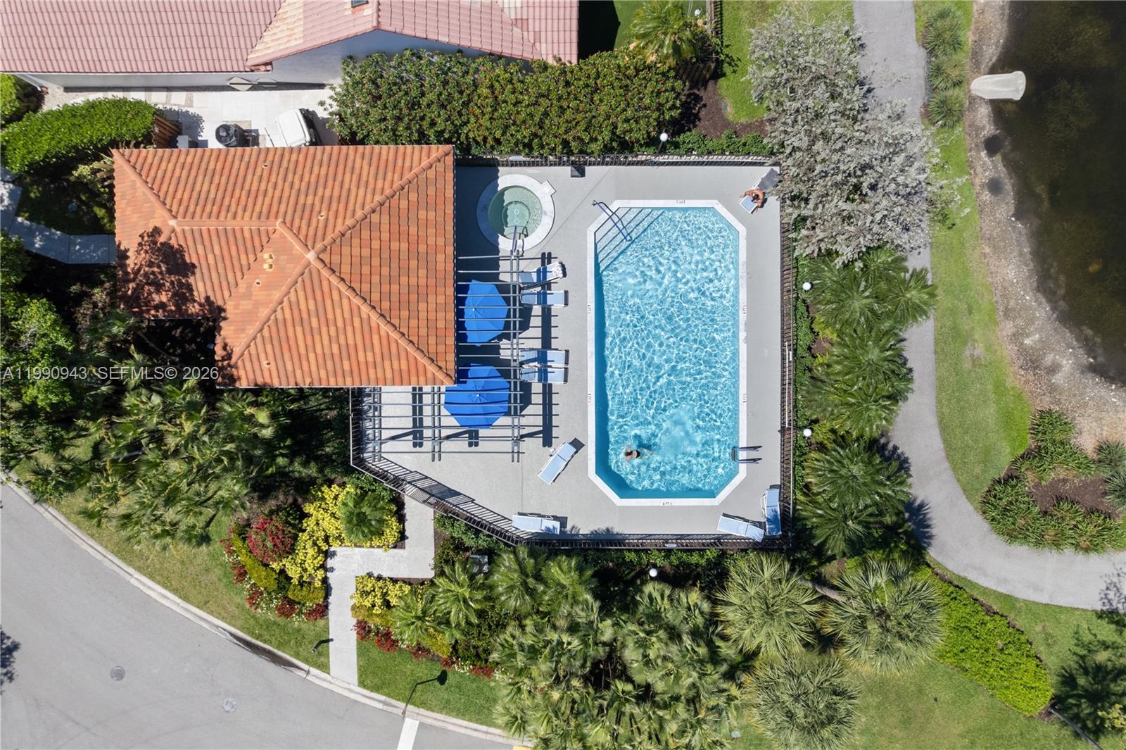 WIMBLEDON VILLAS OF VIA V - Residential