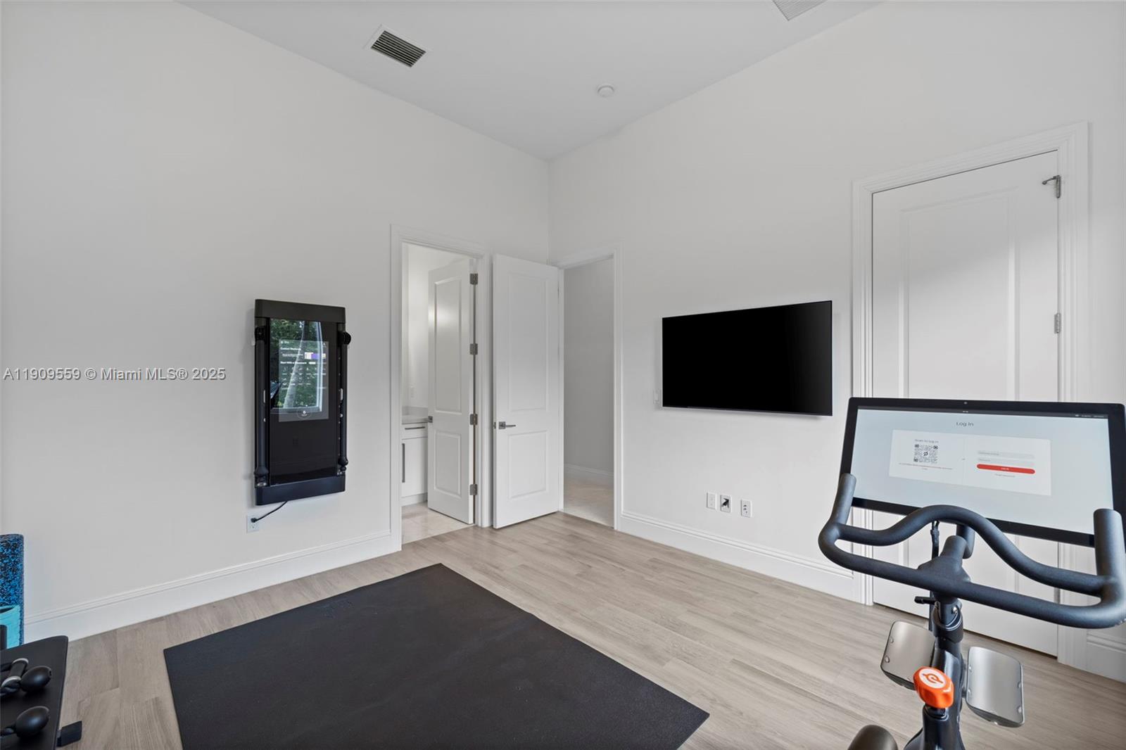 NIKIS PLACE SUBDIVISION - Residential Lease