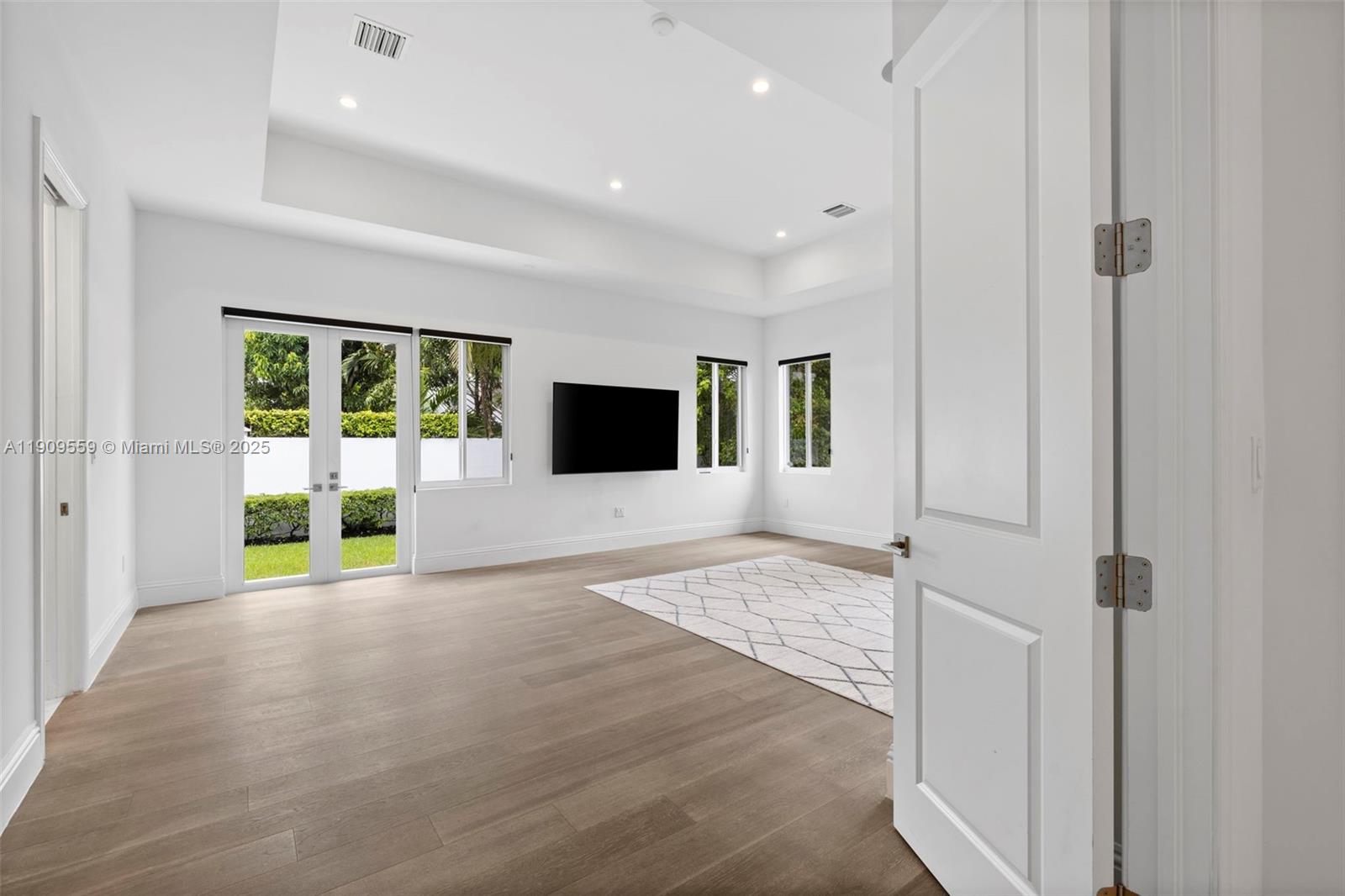 NIKIS PLACE SUBDIVISION - Residential Lease