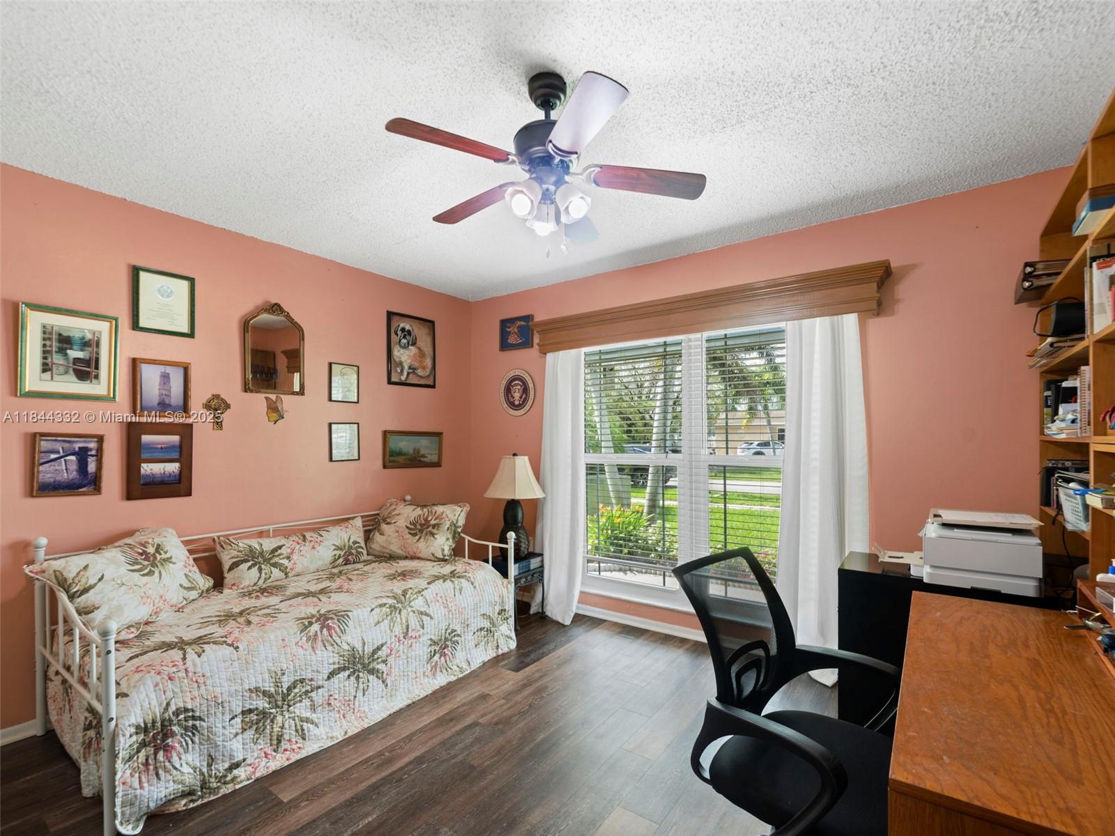 SUNRISE GOLF VILLAGE - Residential