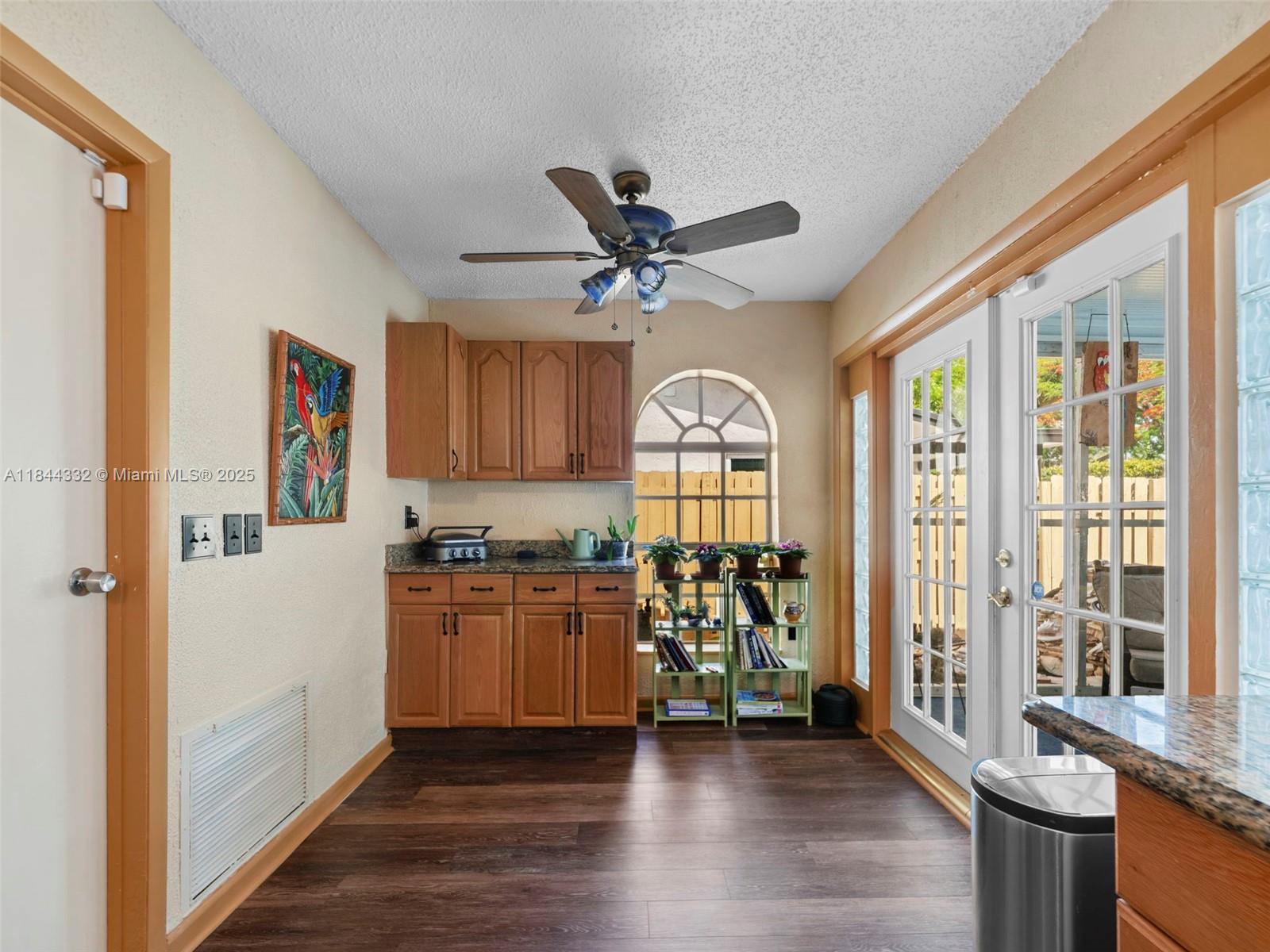 SUNRISE GOLF VILLAGE - Residential