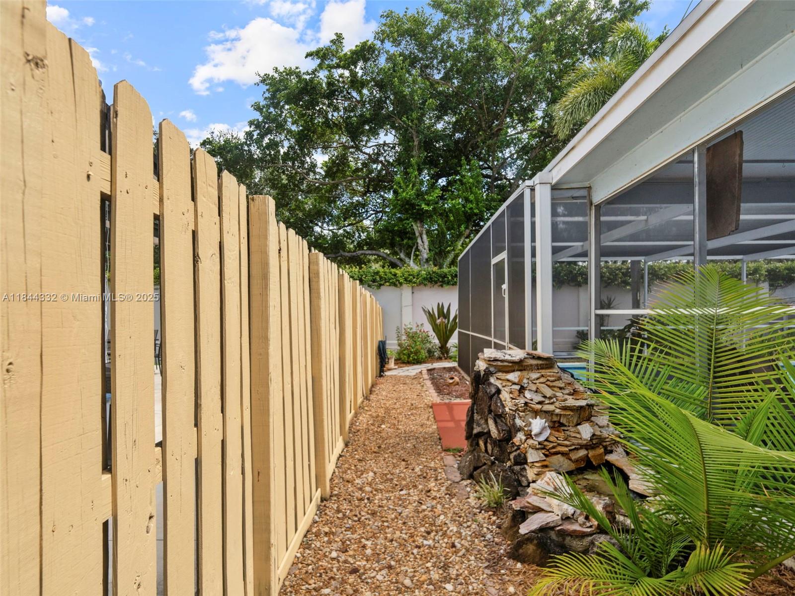 SUNRISE GOLF VILLAGE - Residential