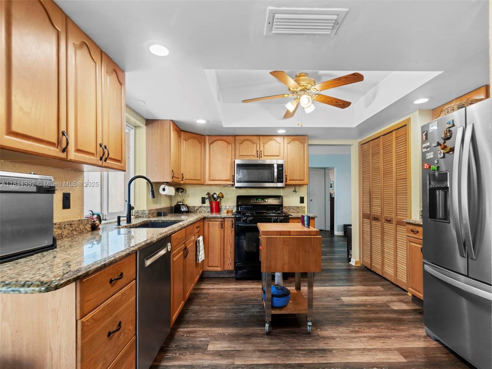 SUNRISE GOLF VILLAGE - Residential