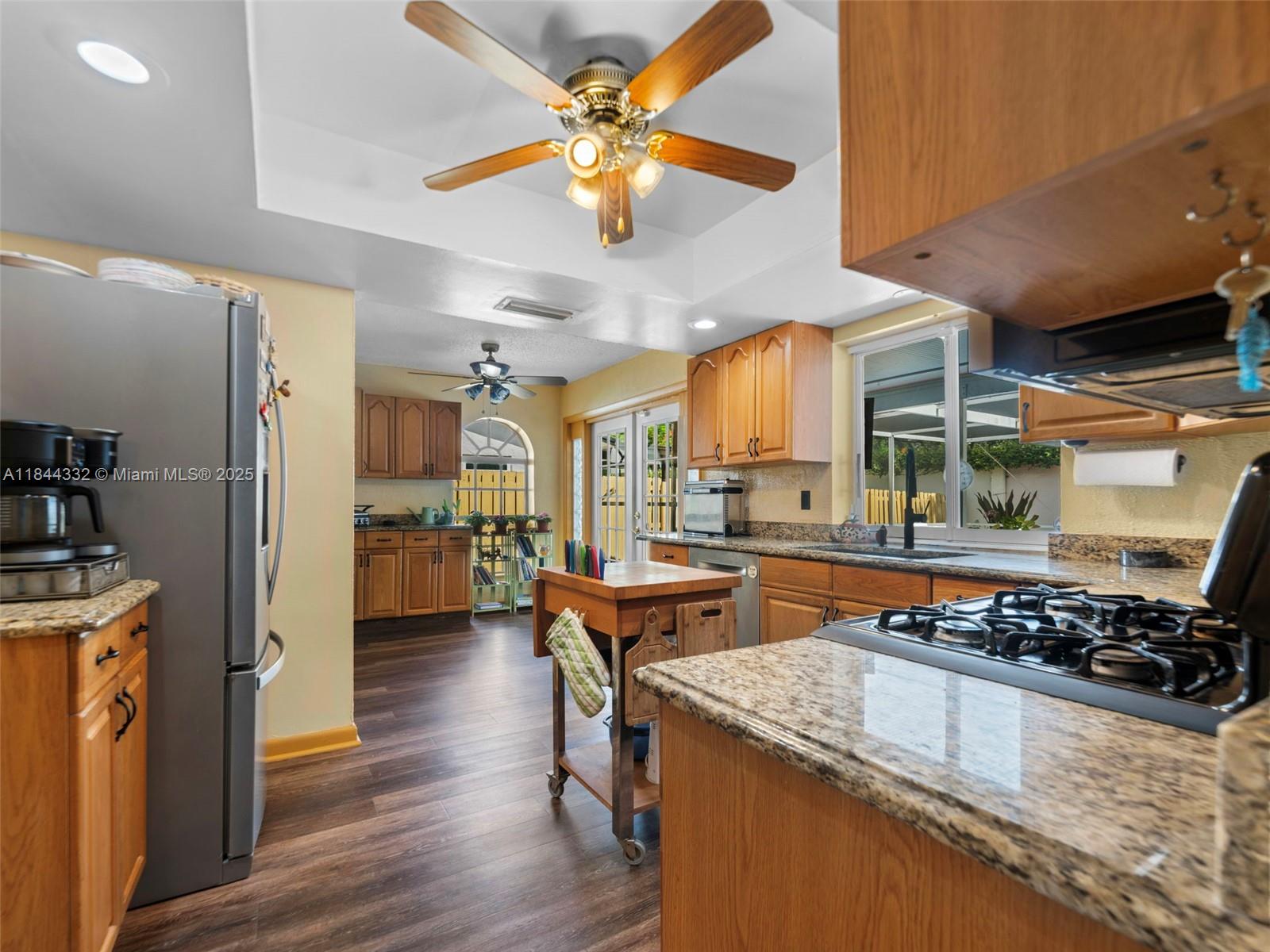 SUNRISE GOLF VILLAGE - Residential