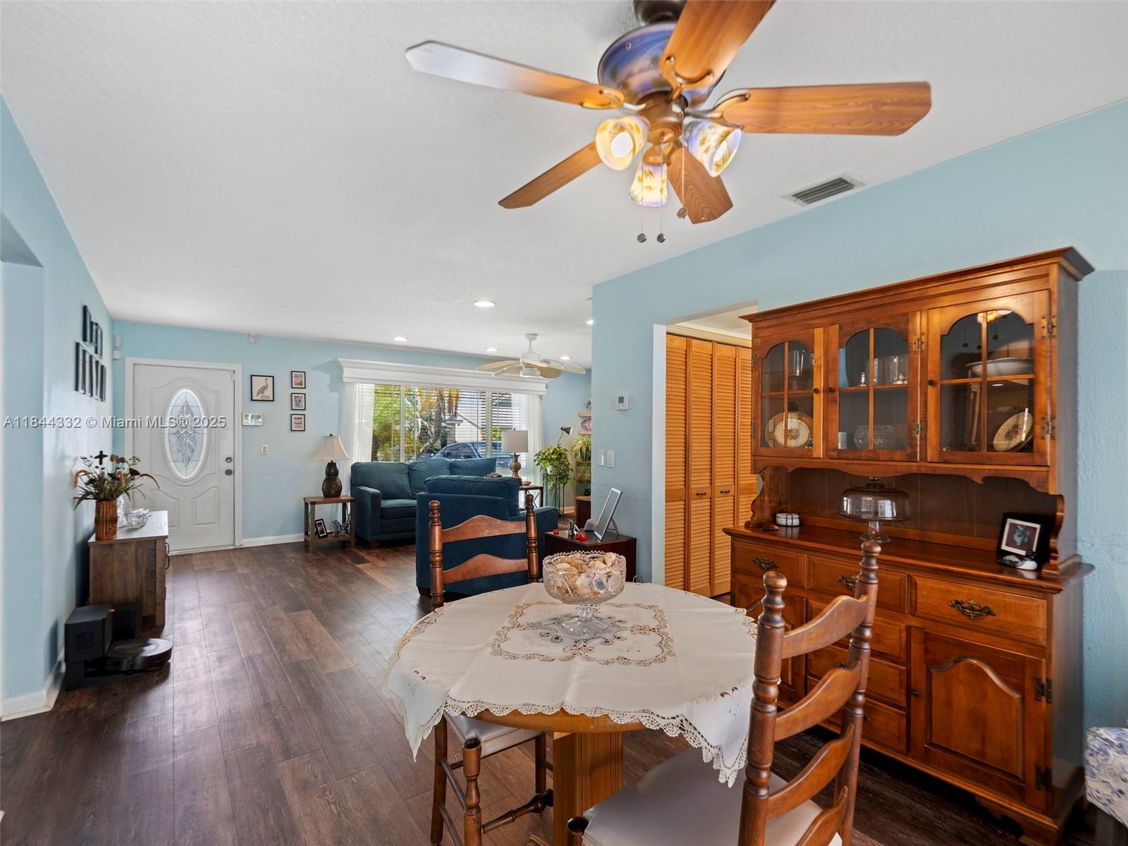 SUNRISE GOLF VILLAGE - Residential