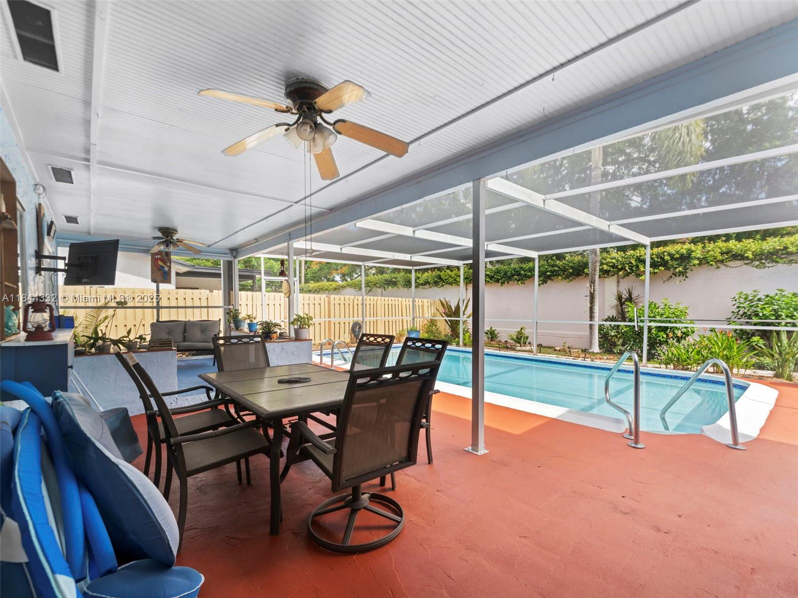 SUNRISE GOLF VILLAGE - Residential