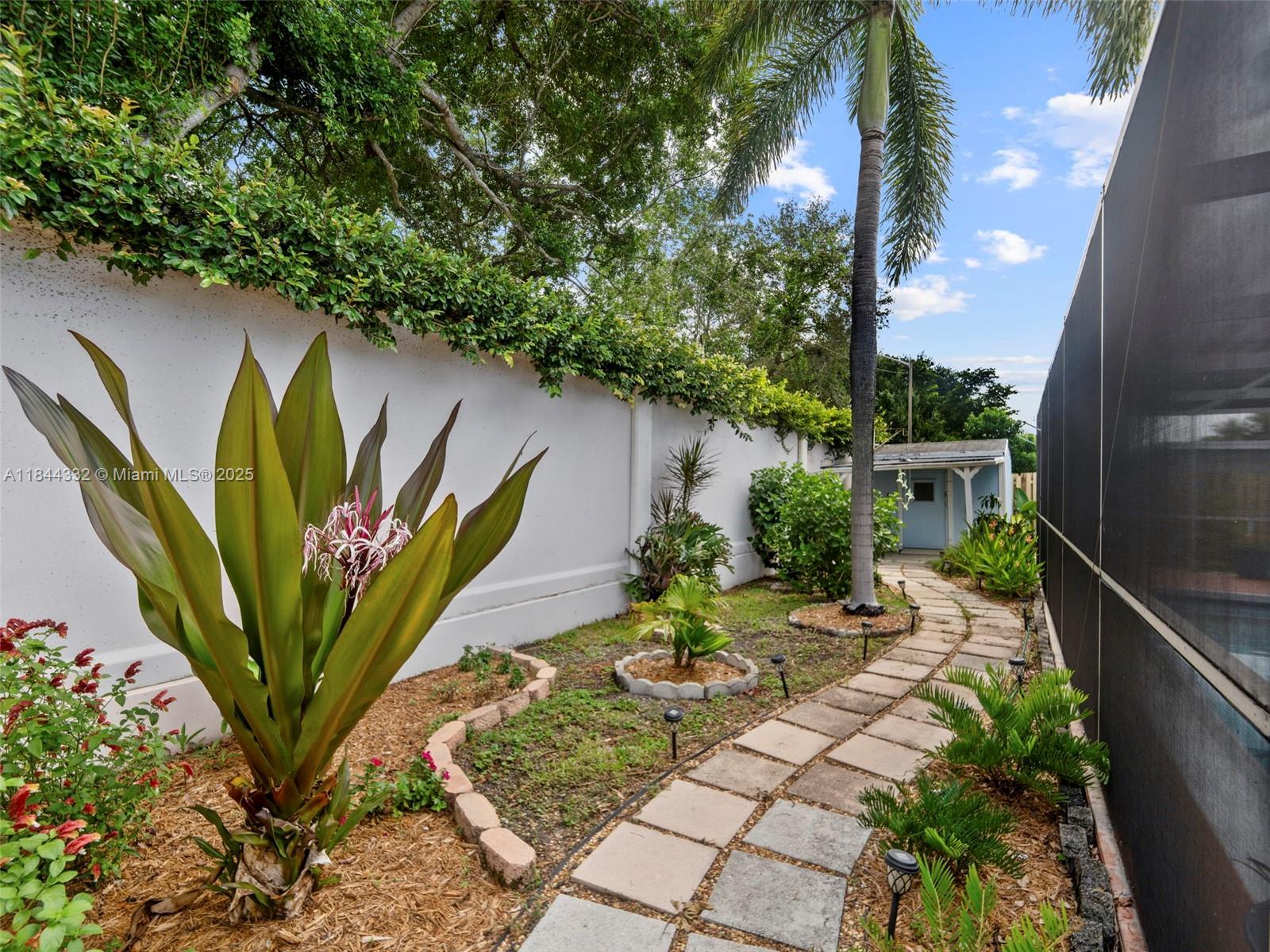 SUNRISE GOLF VILLAGE - Residential