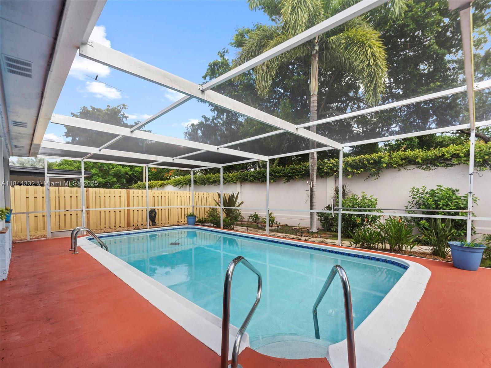 SUNRISE GOLF VILLAGE - Residential