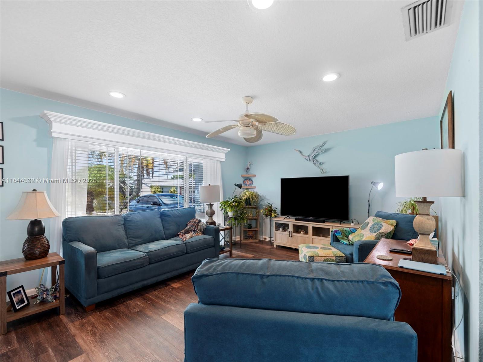 SUNRISE GOLF VILLAGE - Residential