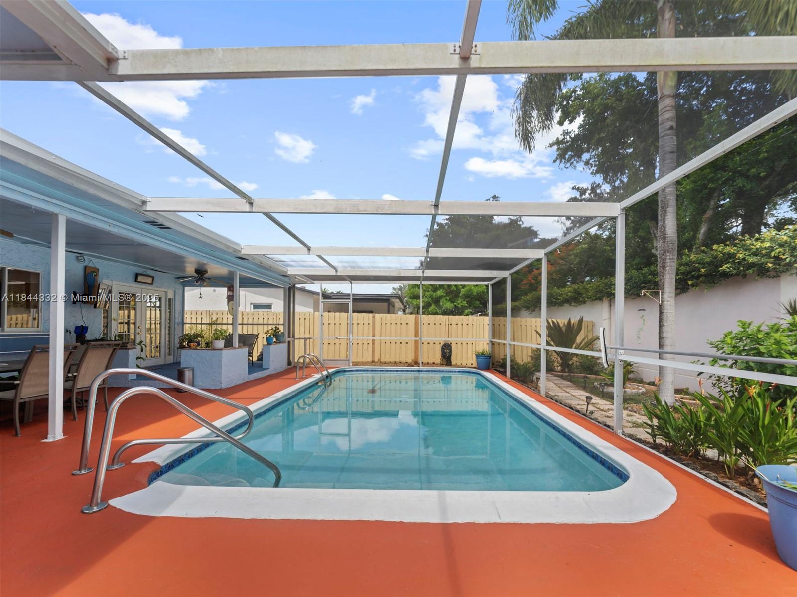 SUNRISE GOLF VILLAGE - Residential