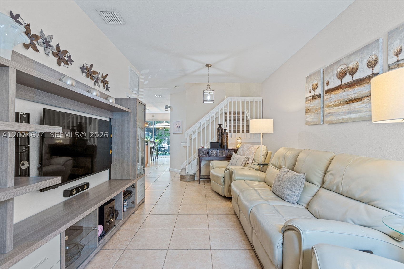 1034 NE 30th Ave