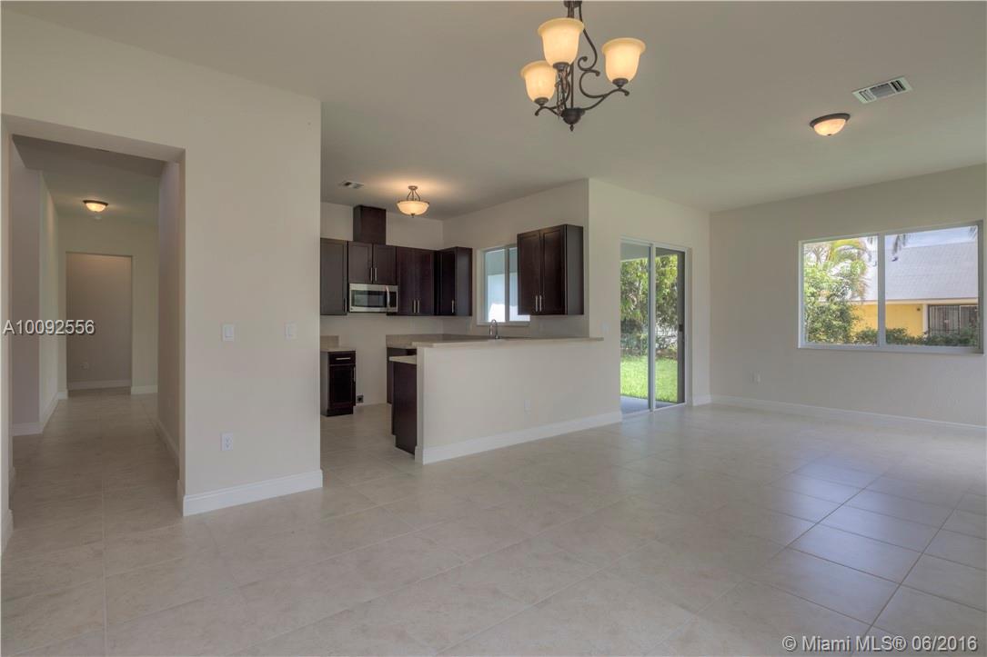 PALMETTO BAY ESTATES - Residential Lease