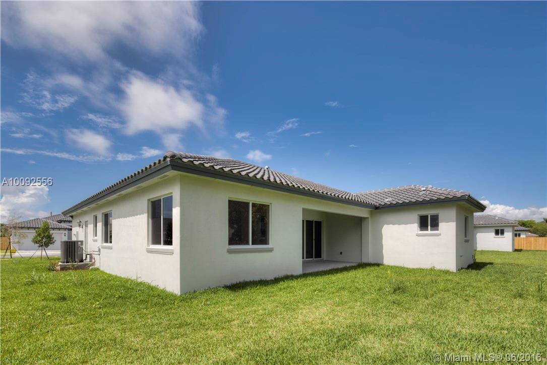 PALMETTO BAY ESTATES - Residential Lease