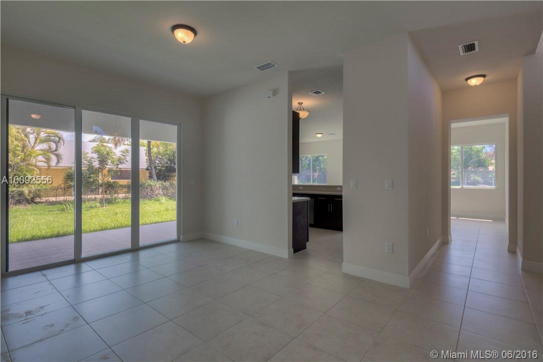 PALMETTO BAY ESTATES - Residential Lease