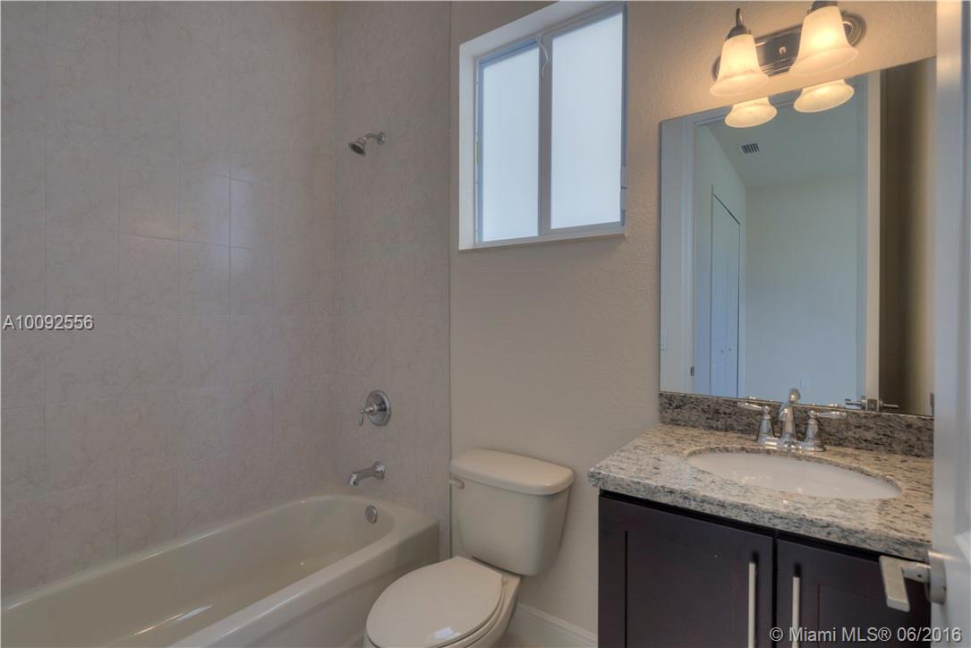 PALMETTO BAY ESTATES - Residential Lease