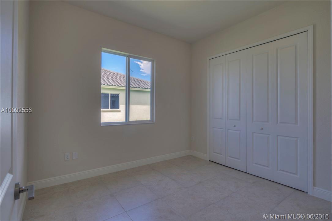 PALMETTO BAY ESTATES - Residential Lease