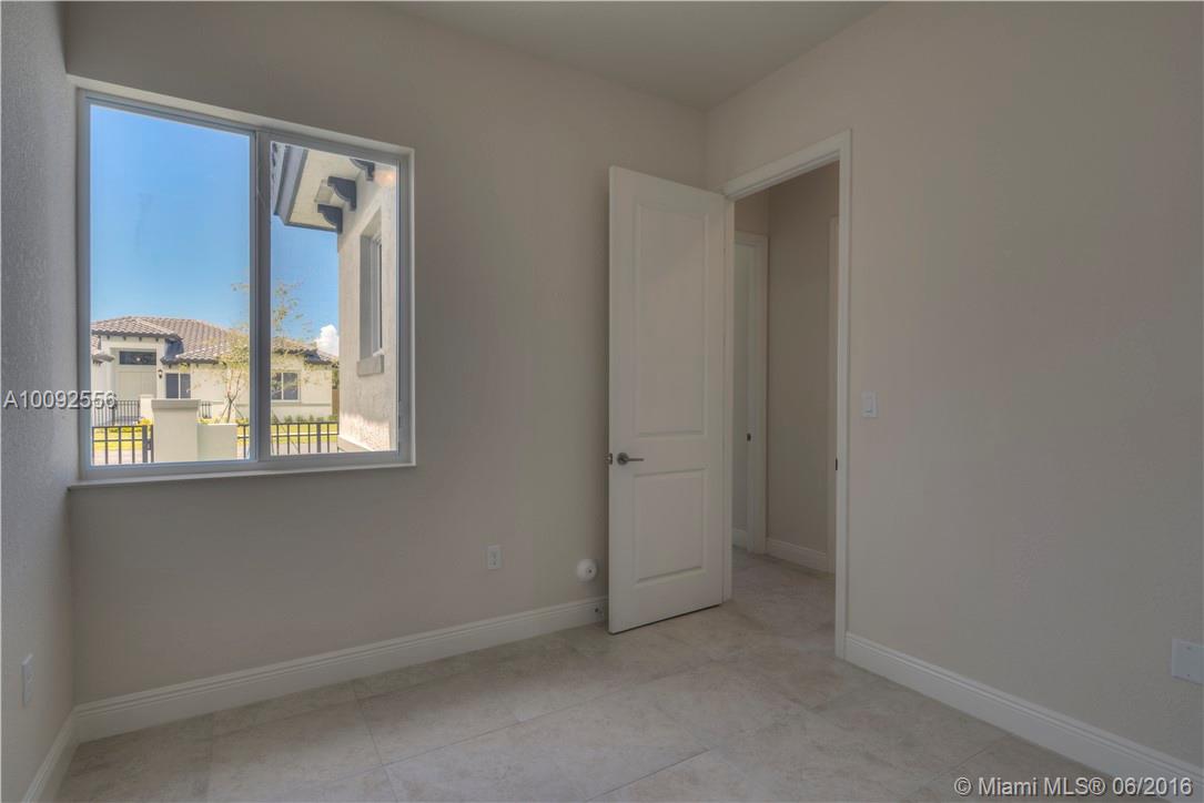 PALMETTO BAY ESTATES - Residential Lease