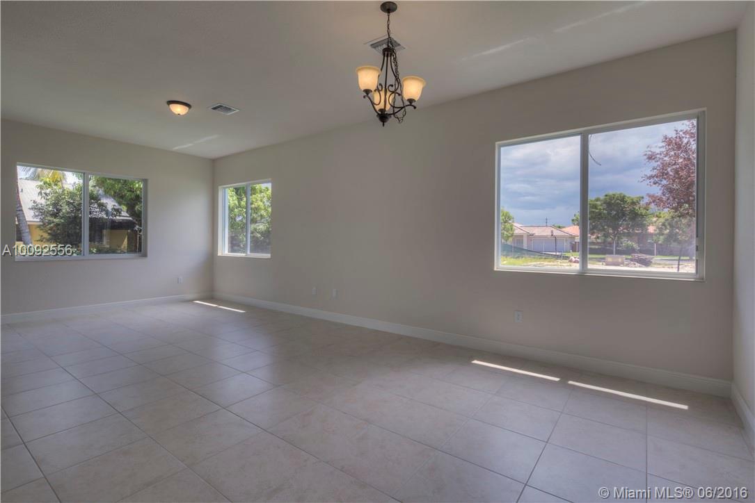 PALMETTO BAY ESTATES - Residential Lease