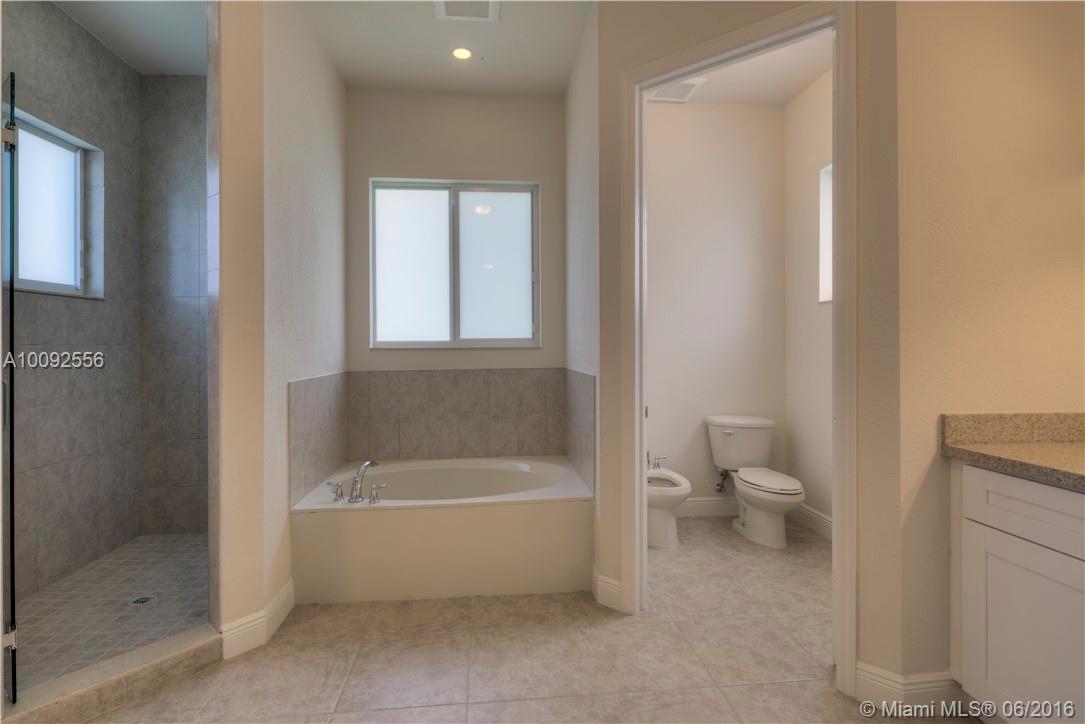 PALMETTO BAY ESTATES - Residential Lease