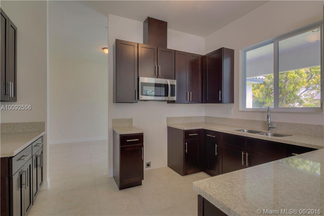 PALMETTO BAY ESTATES - Residential Lease