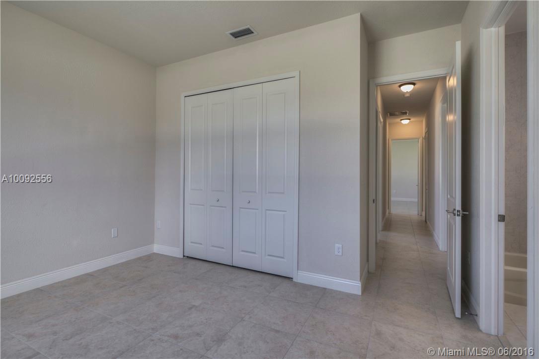 PALMETTO BAY ESTATES - Residential Lease