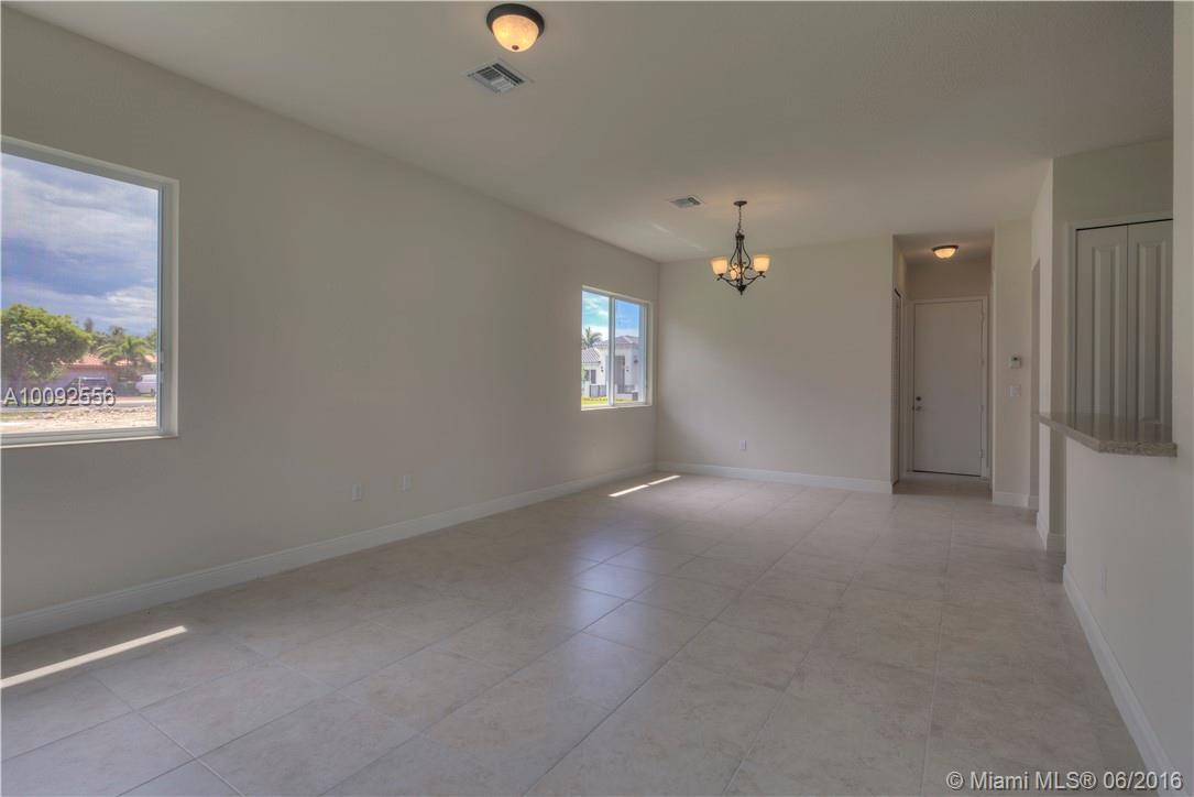 PALMETTO BAY ESTATES - Residential Lease