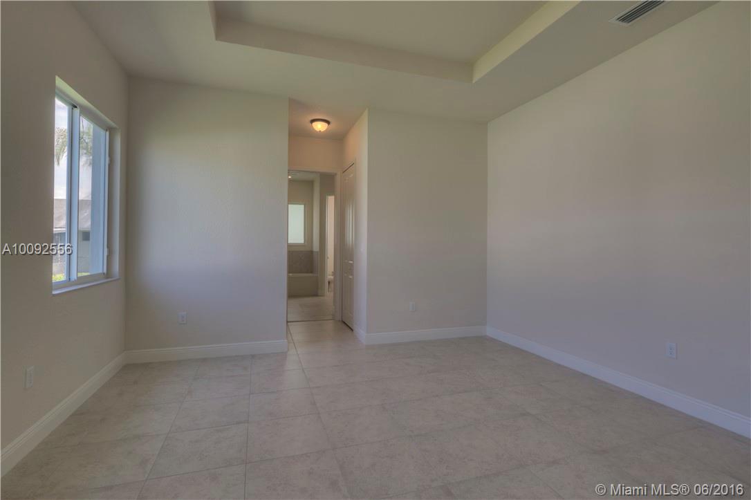 PALMETTO BAY ESTATES - Residential Lease