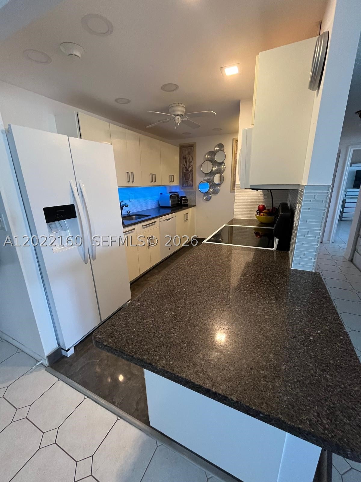 211 S Ocean Dr 204