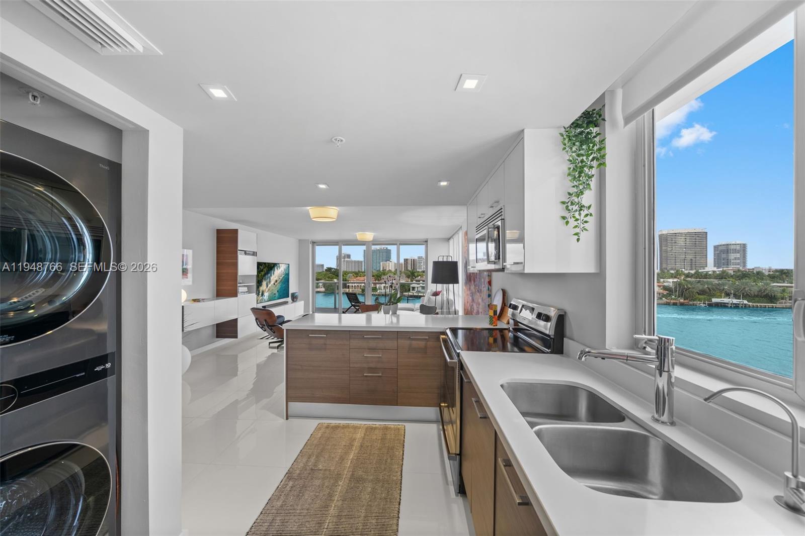 BAY HARBOUR ISLAND - Residential