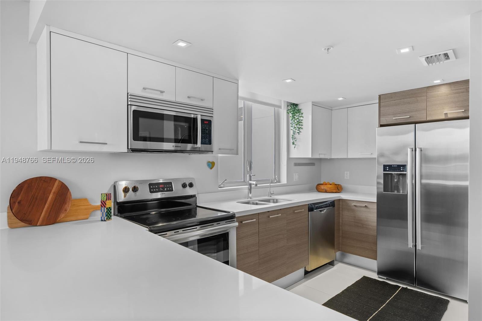 BAY HARBOUR ISLAND - Residential