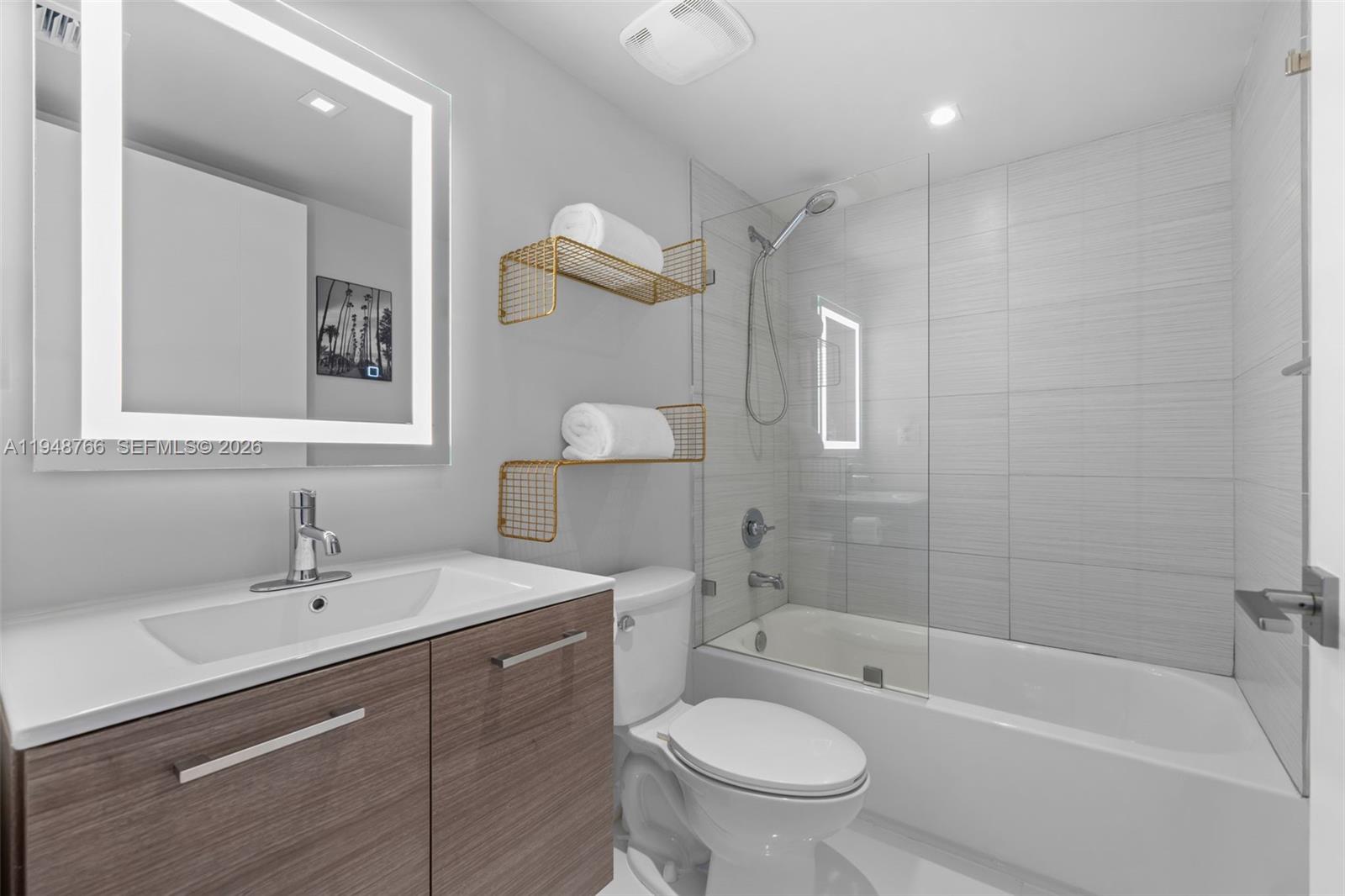 BAY HARBOUR ISLAND - Residential