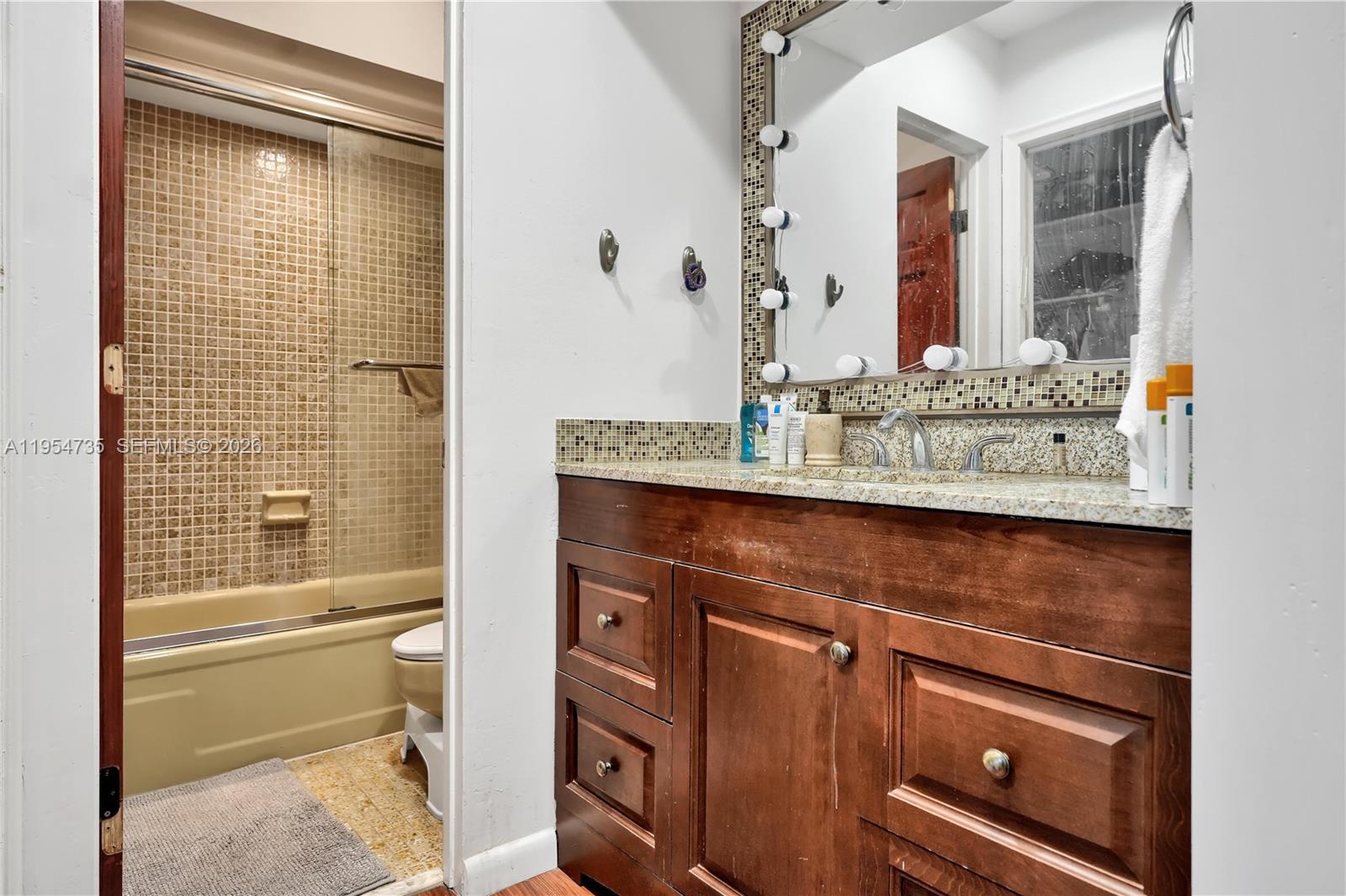 NEW LAND GARDENS CONDO - Residential