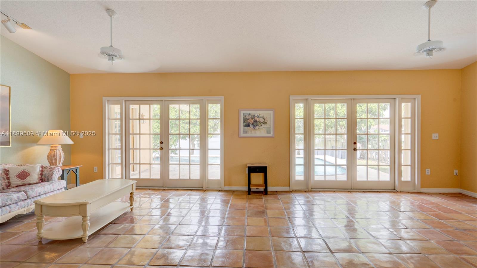 HAWKES BLUFF - Residential