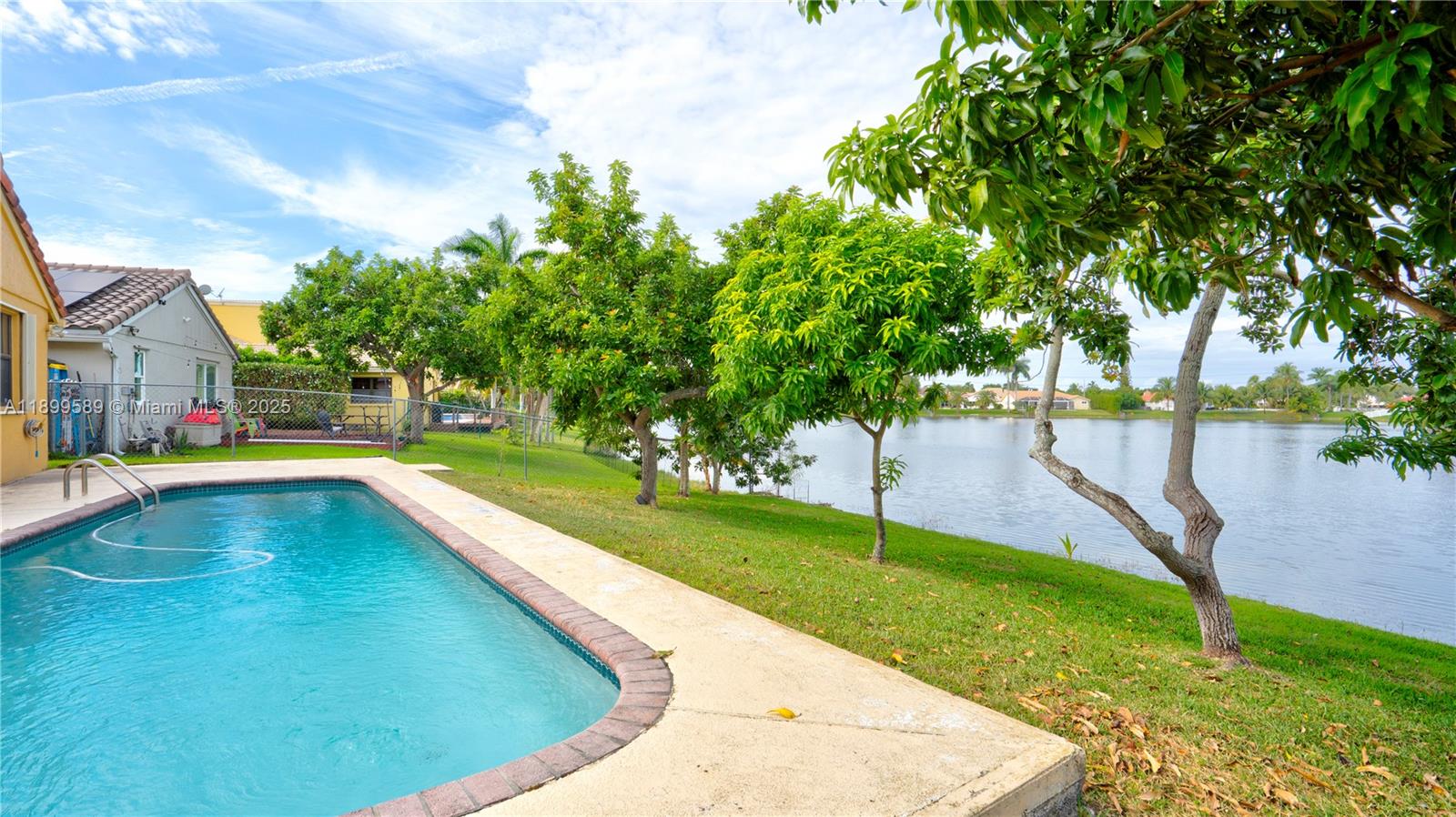 HAWKES BLUFF - Residential