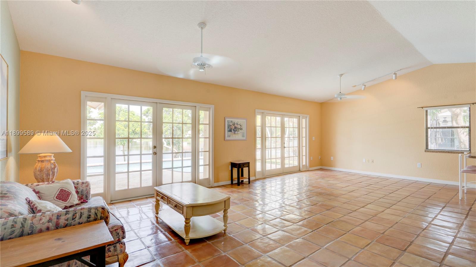 HAWKES BLUFF - Residential