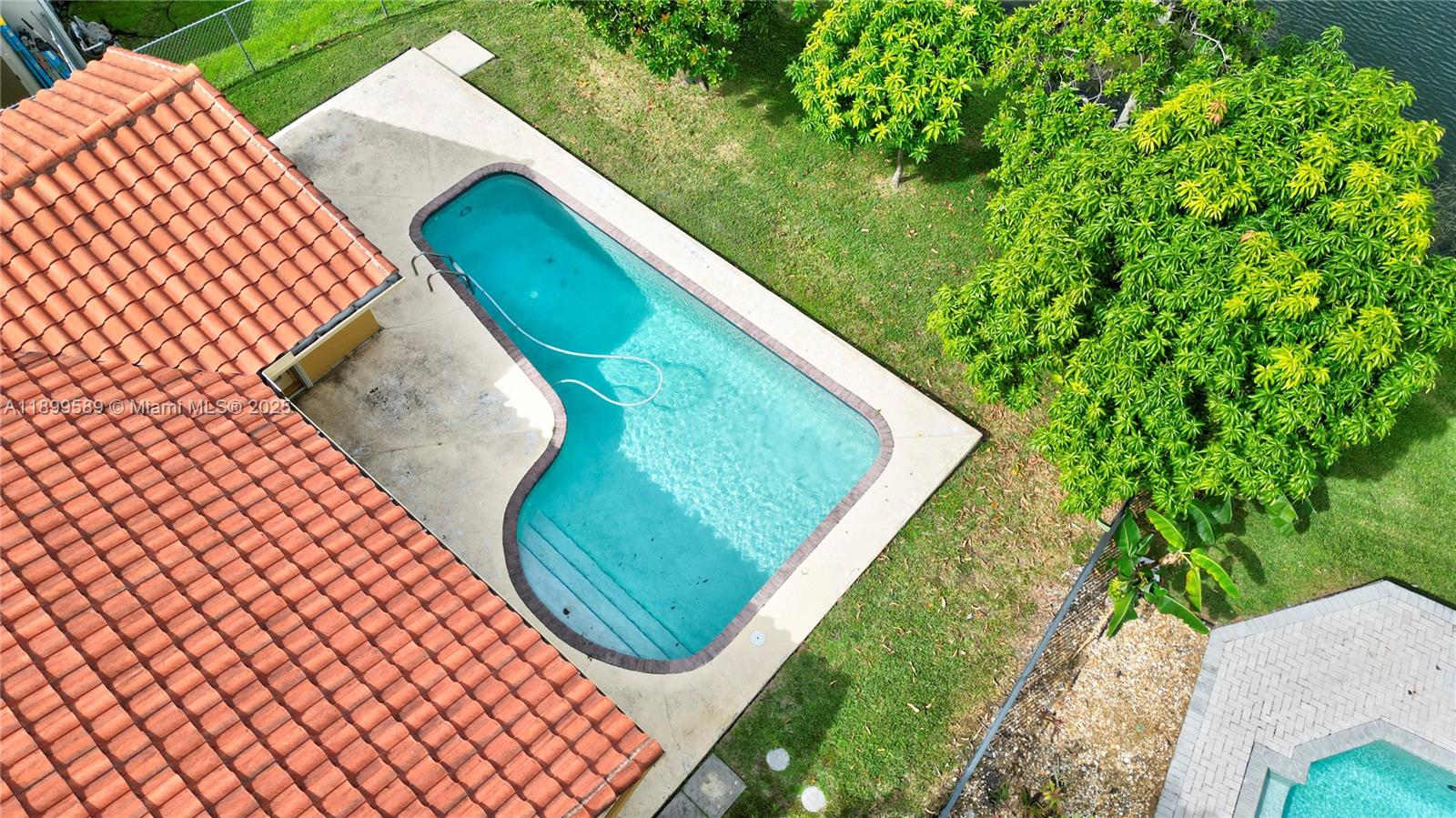 HAWKES BLUFF - Residential