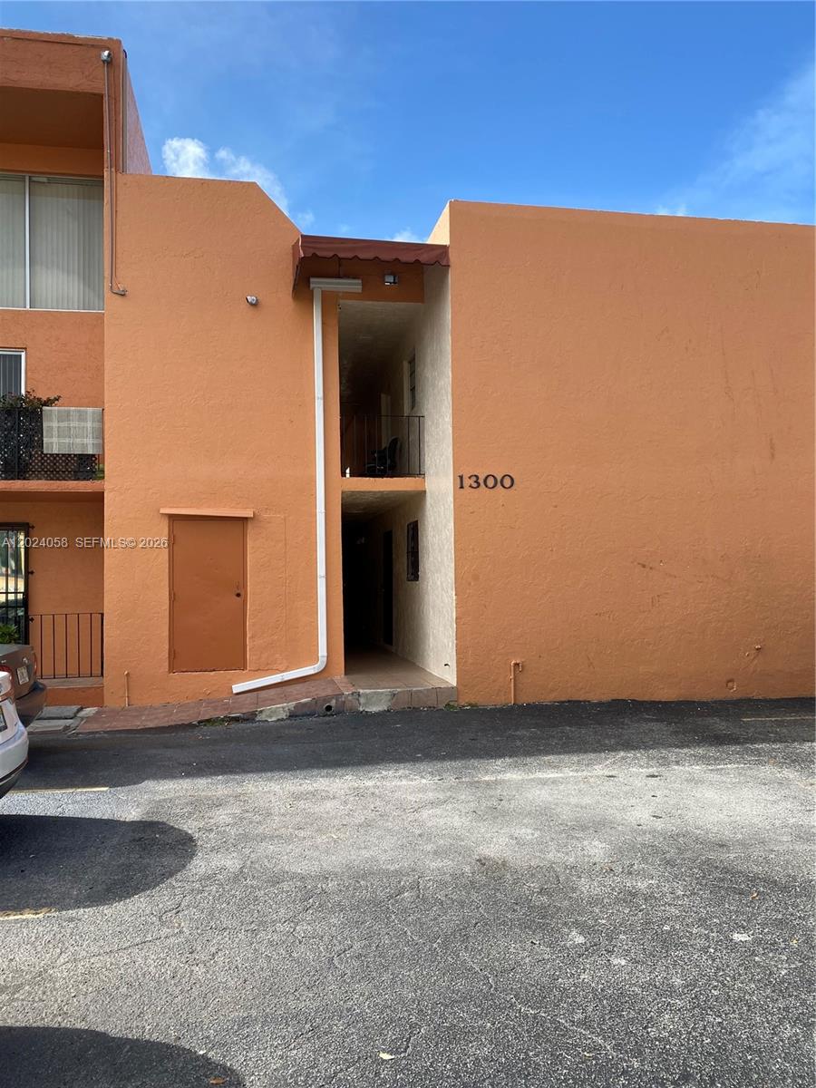 BELLA VILLAS CONDO - Residential