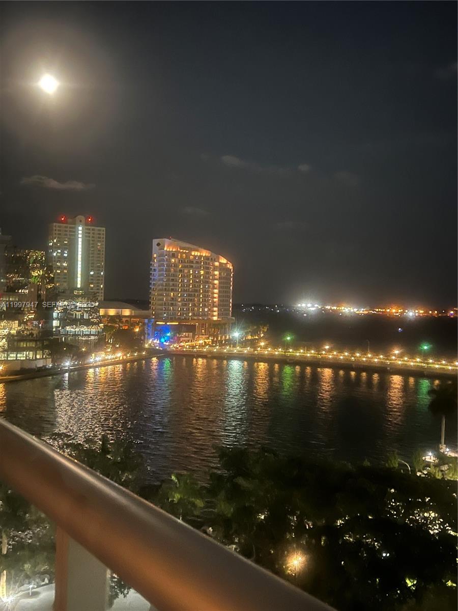 ICON BRICKELL NO TWO - Residential