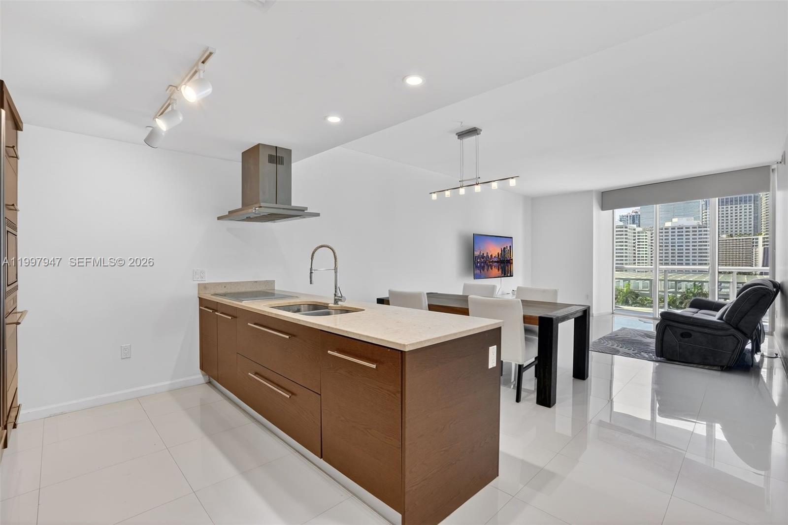 495 Brickell Ave 1007
