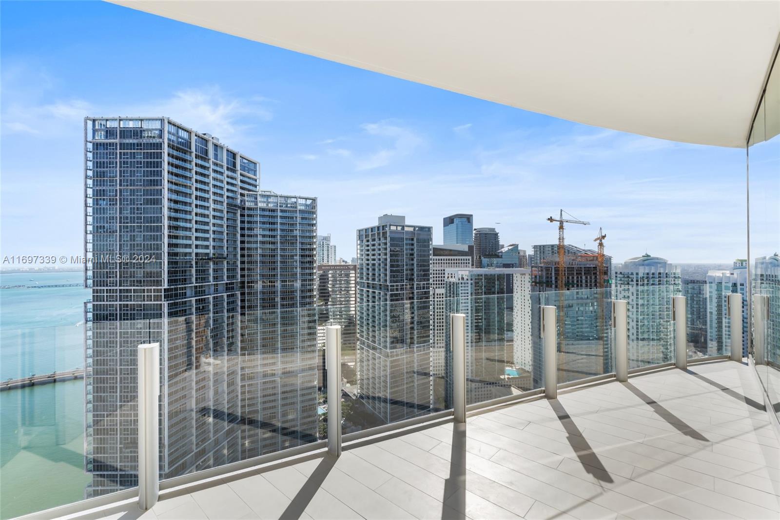 ASTON MARTIN RESIDENCES - Residential