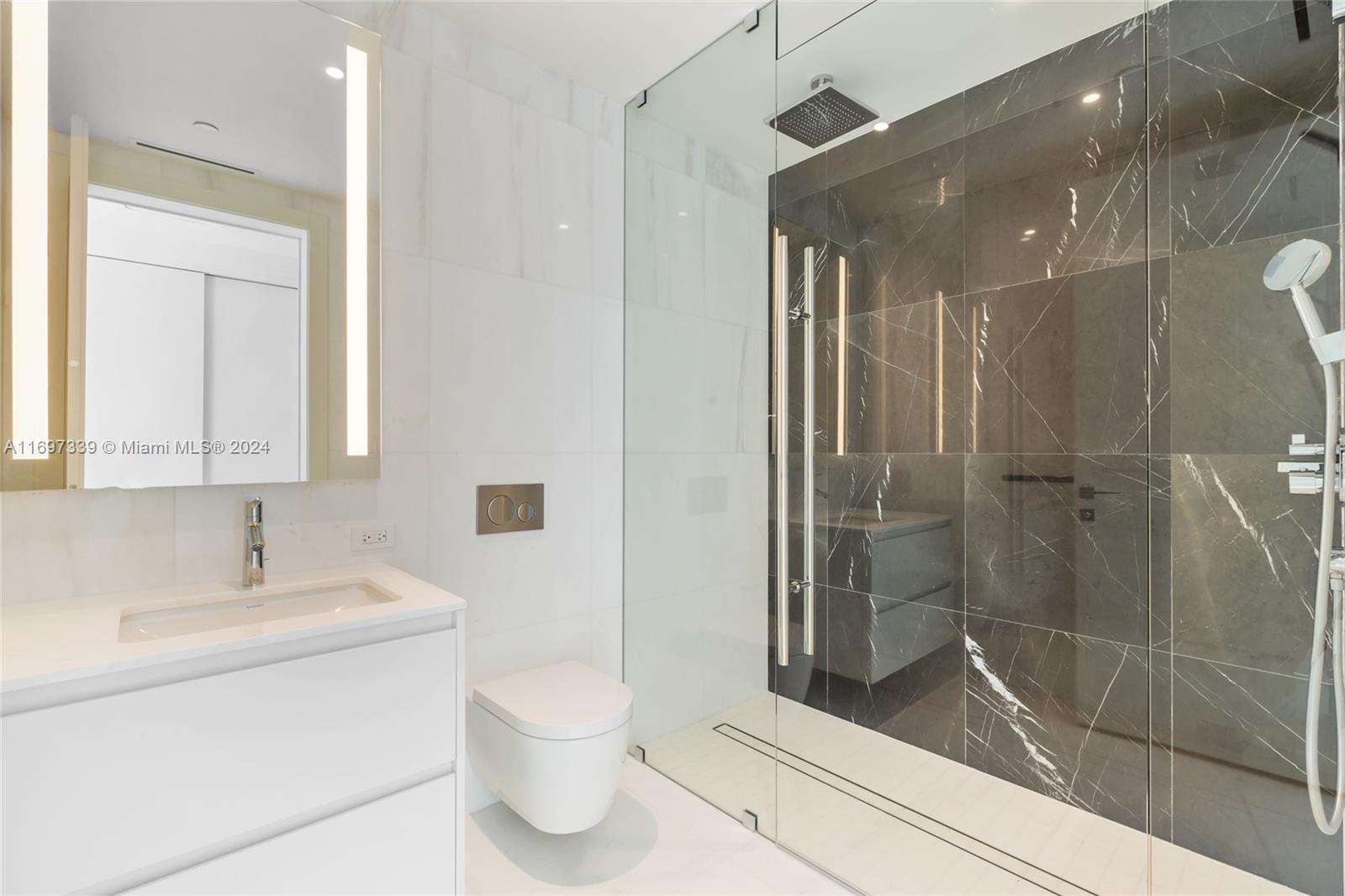 ASTON MARTIN RESIDENCES - Residential