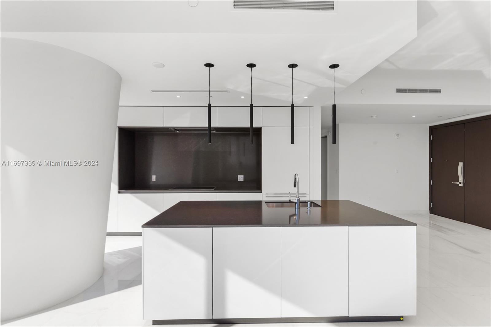 ASTON MARTIN RESIDENCES - Residential