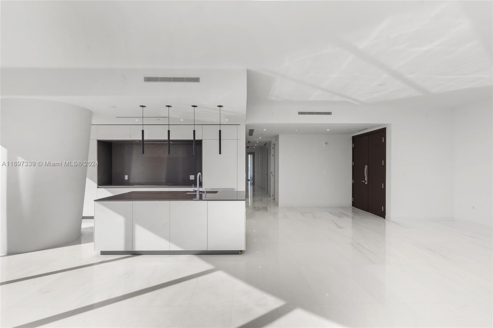 ASTON MARTIN RESIDENCES - Residential