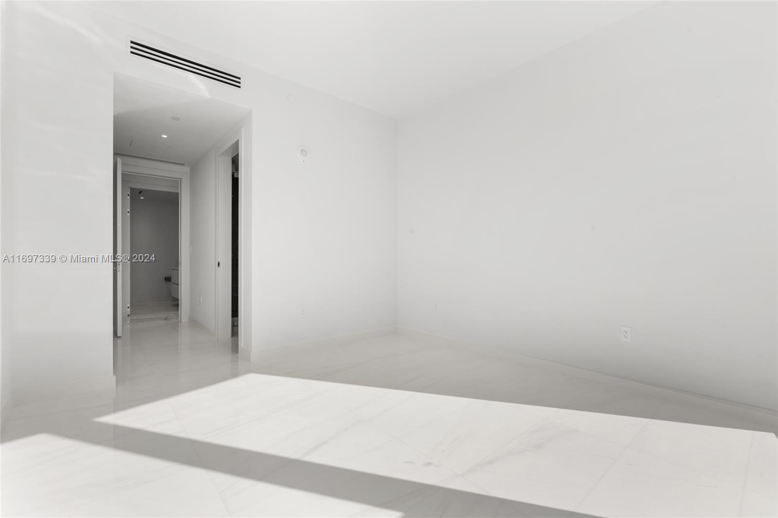 ASTON MARTIN RESIDENCES - Residential