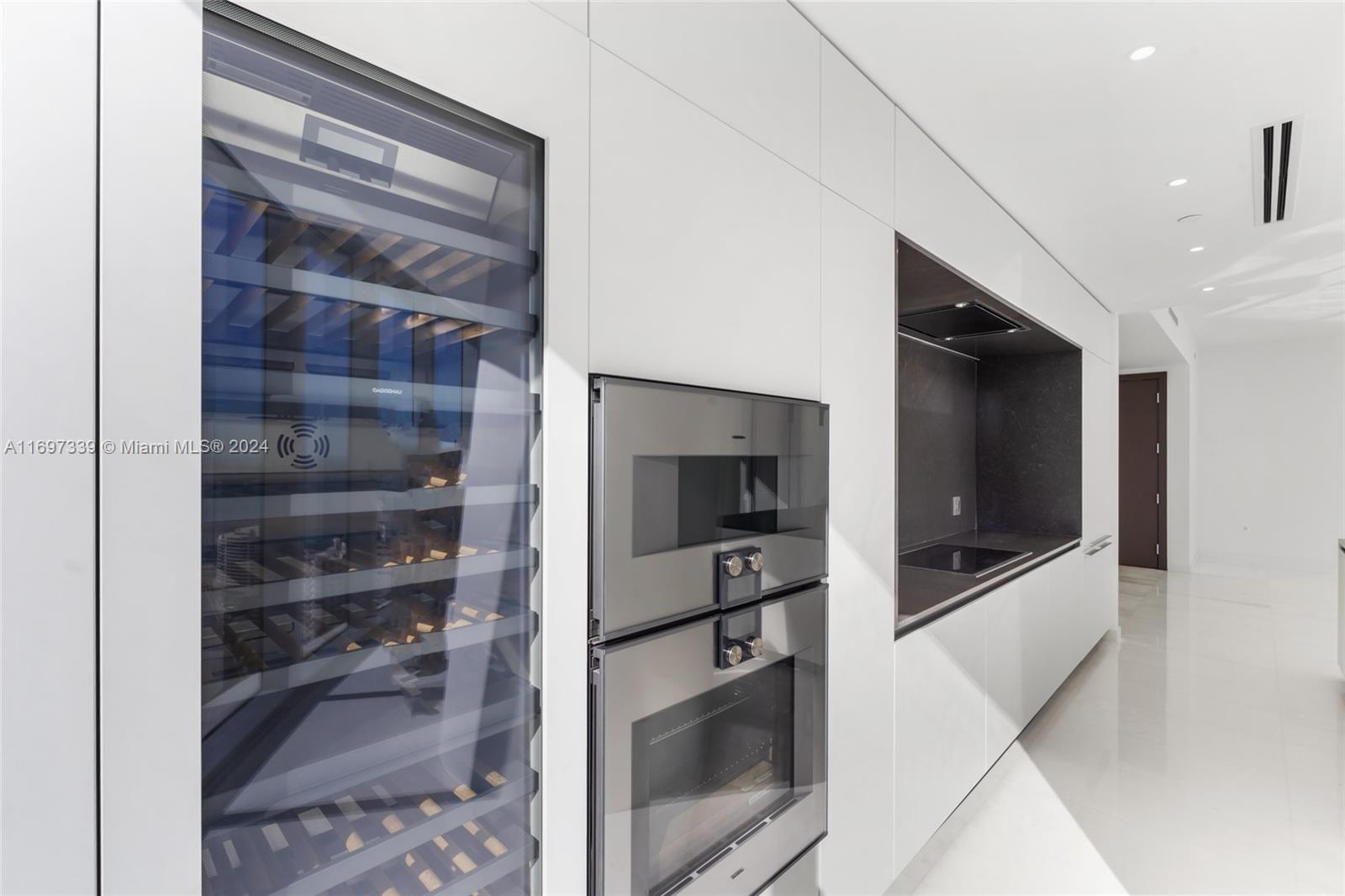 ASTON MARTIN RESIDENCES - Residential