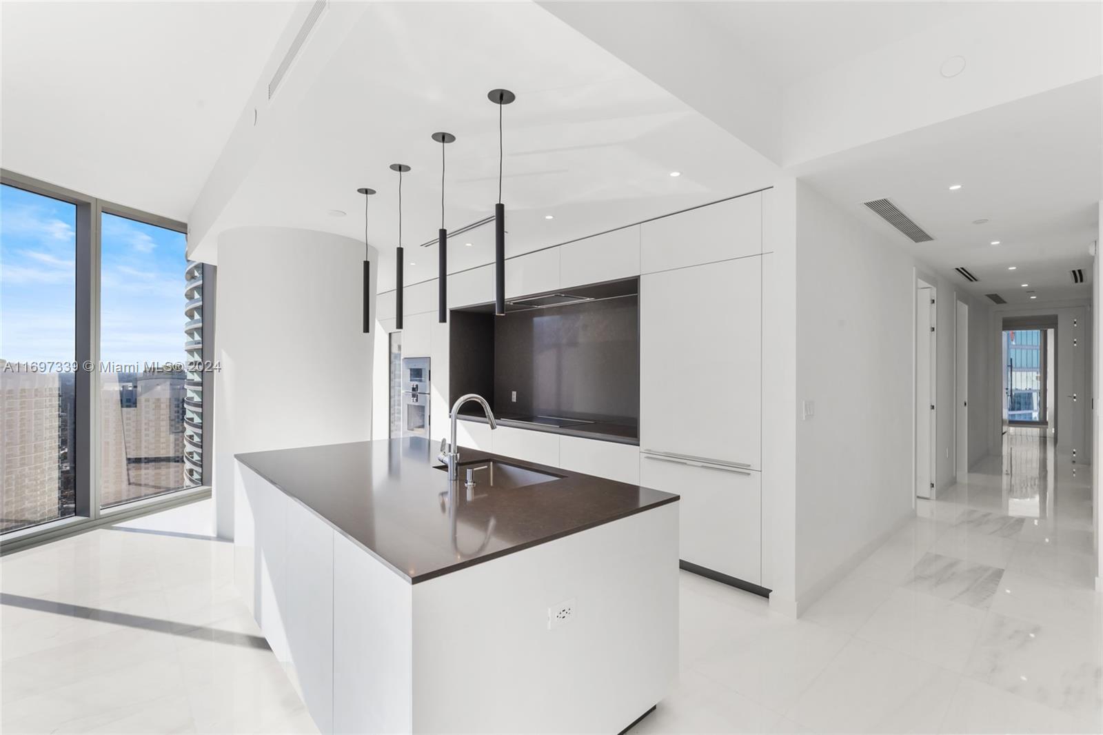 ASTON MARTIN RESIDENCES - Residential