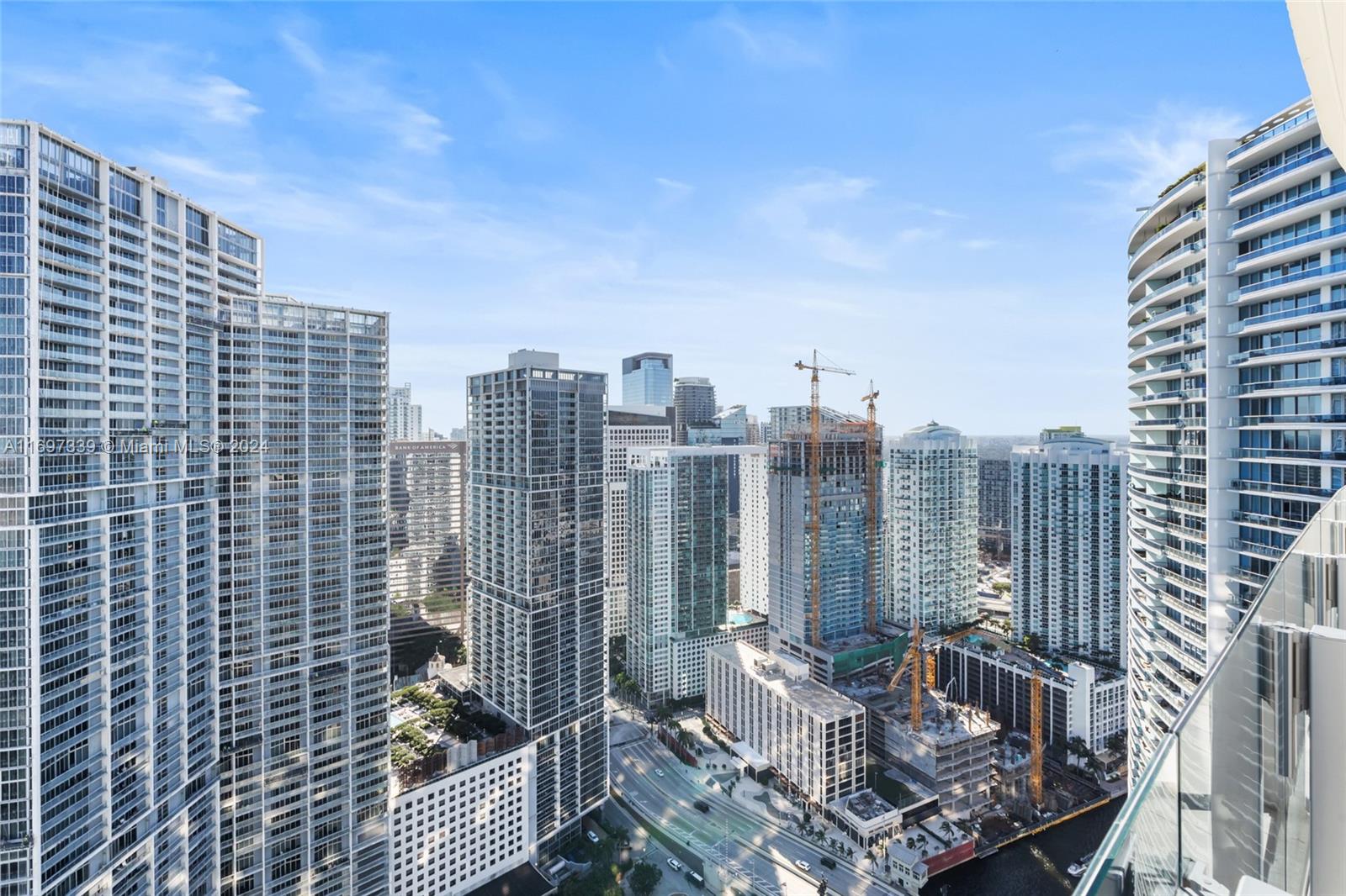 ASTON MARTIN RESIDENCES - Residential