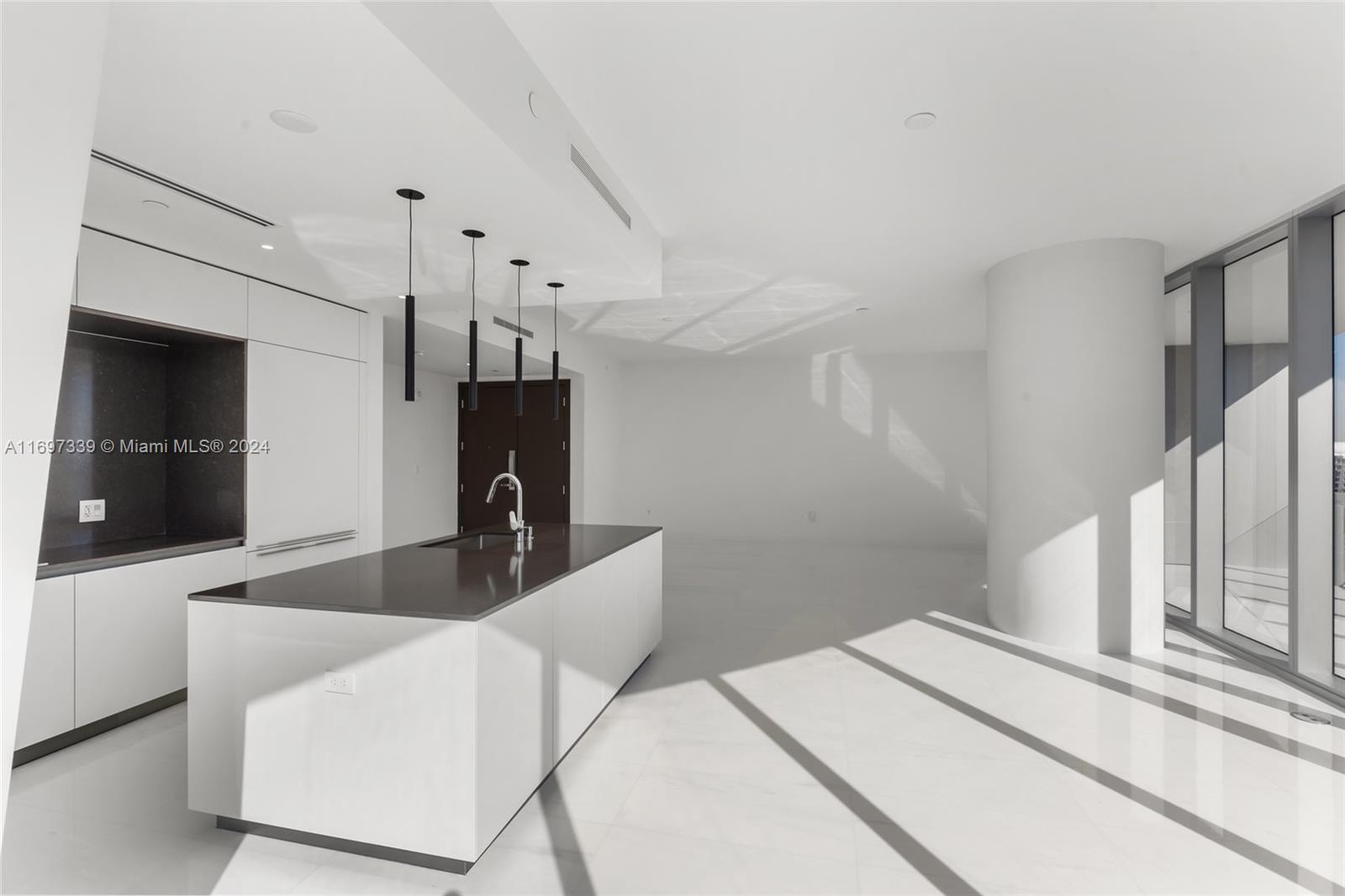 ASTON MARTIN RESIDENCES - Residential
