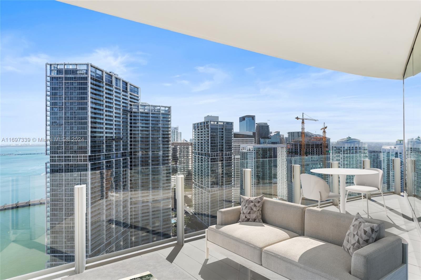 ASTON MARTIN RESIDENCES - Residential
