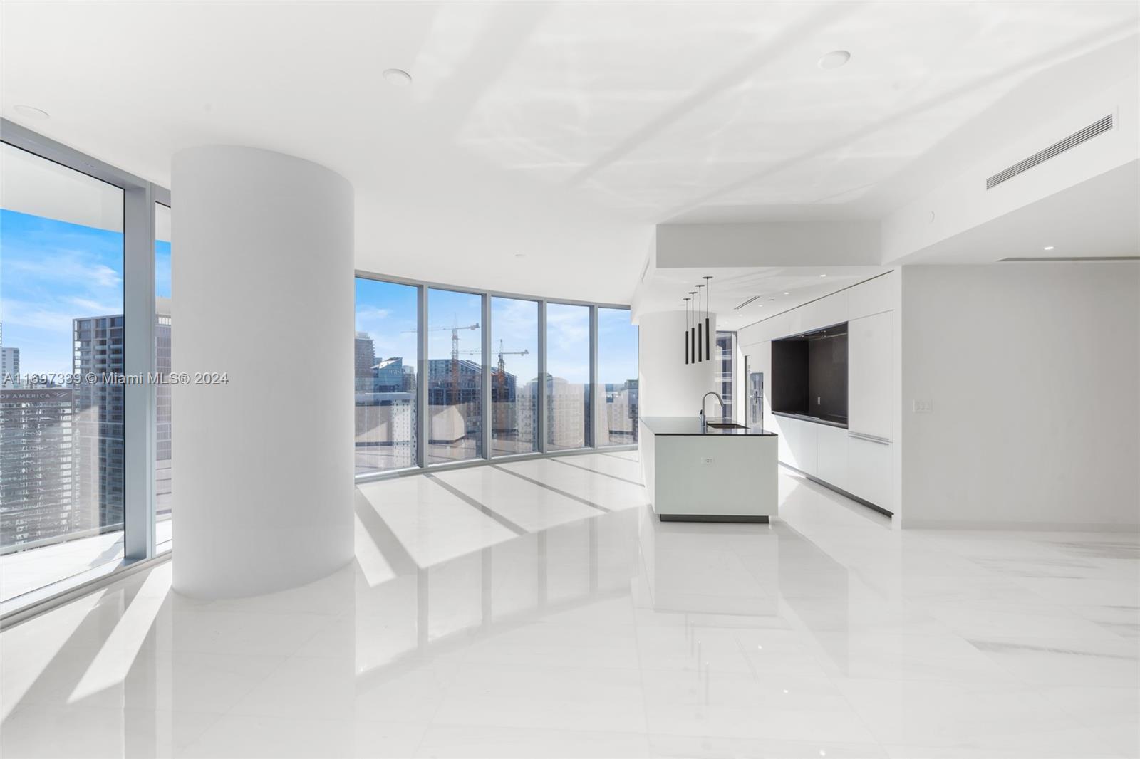 ASTON MARTIN RESIDENCES - Residential